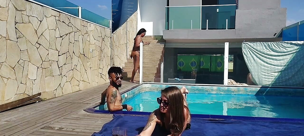 Auntie Lets Her Friend Have a Threesome with Her Husband