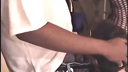 Tante seksi rambut pirang didobel penerbang sama kontol besar pria kulit hitam