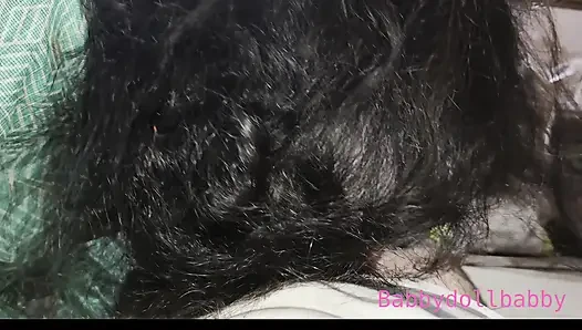 Üvey erkek kardeş yaşlı üvey kız kardeşini sikiyor odada onu çağırıyor