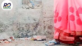 Desi Dorf Bhabhi Sari fingert und möpse