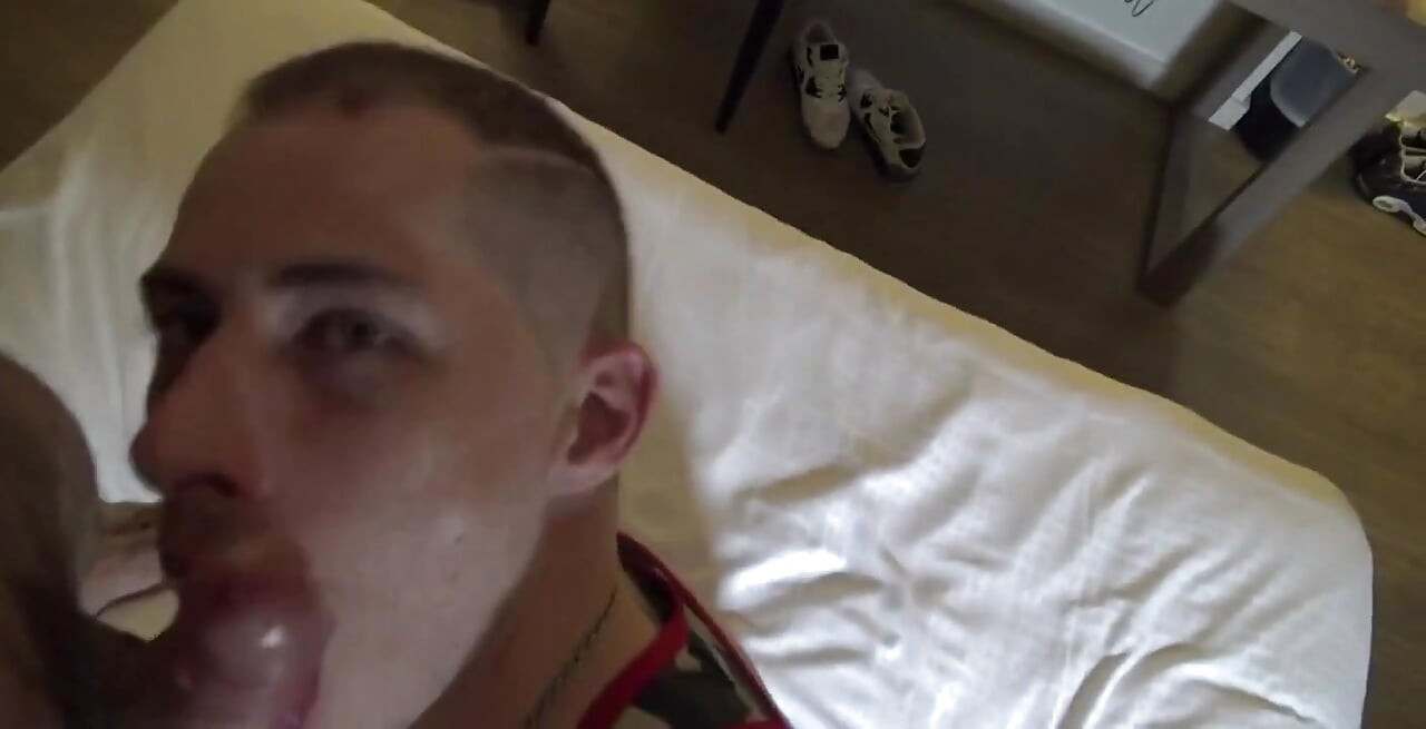 2934 Fabien se fait baiser brutalement par la star du porno Dylan Kunx