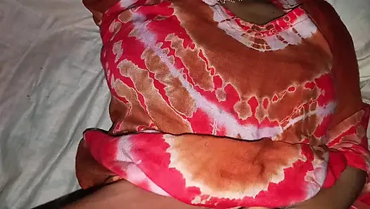 Tante cantik desi India, hampir tidak bersetubuh dengan kakaknya segera, sangat menikmati saat-saat bagian1.