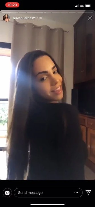 Camila b 抖动屁股
