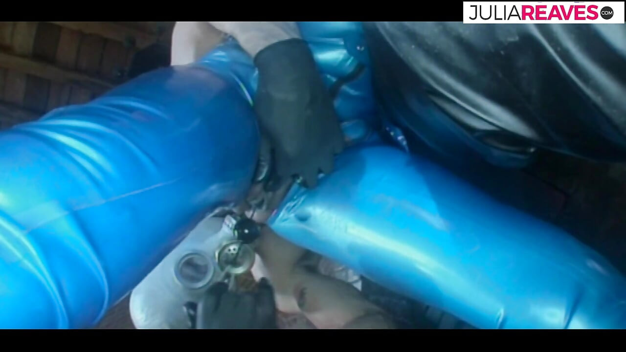 지하실에서 자지를 가지고 노는 마누라