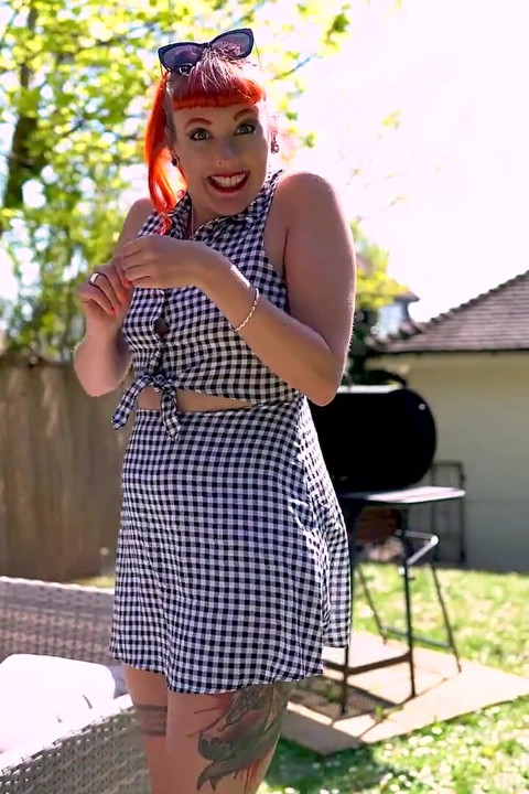Auburn Fox - Sun's Out, Pussies Out!
