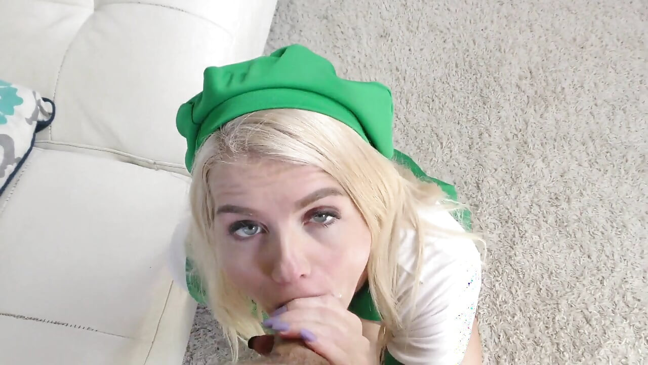 Nikki Sweet卖掉她美味的阴户