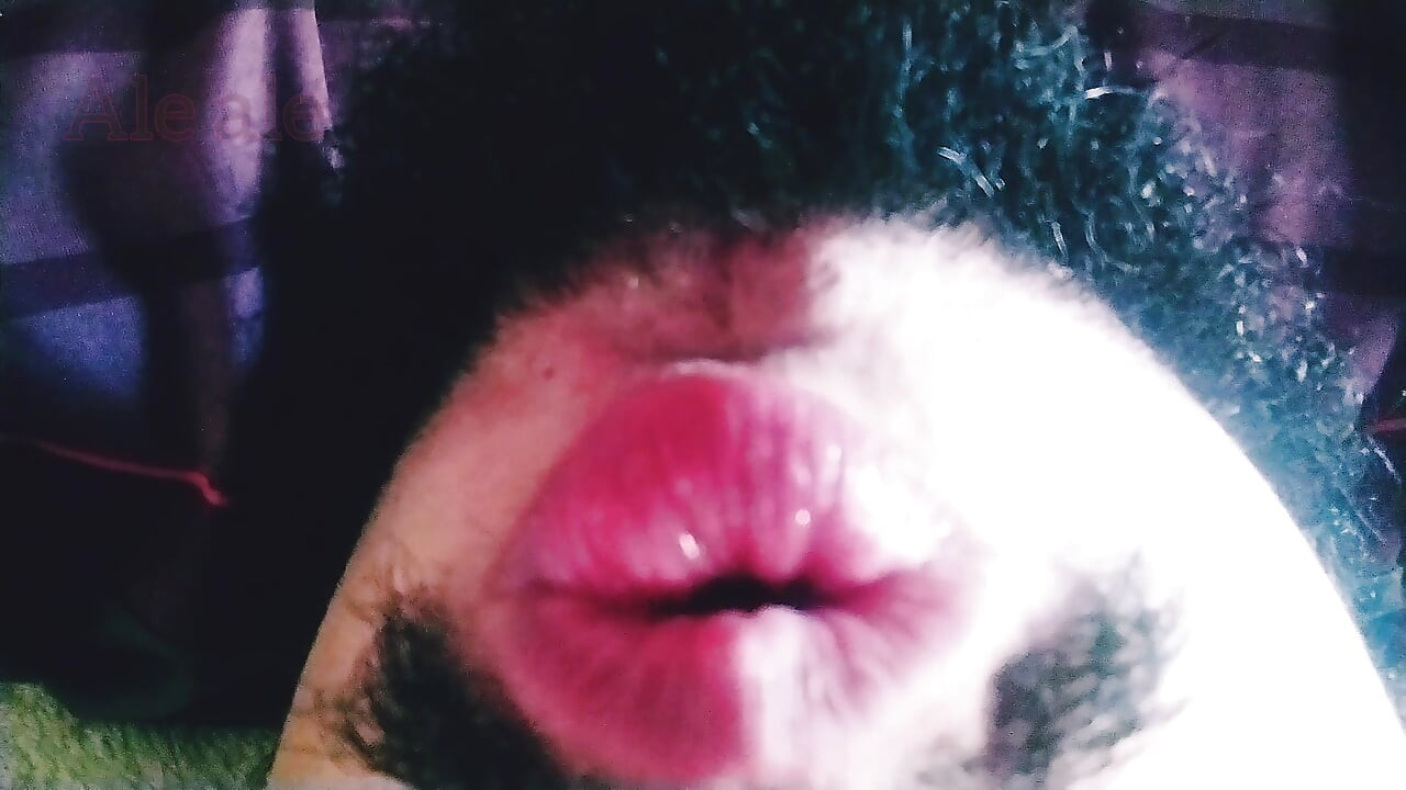 Superheroe Kisses
