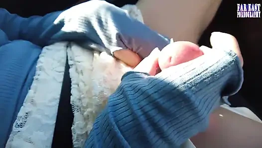 Godaan cewek sange dengan rok mini ini berubah jadi klimaks saat dia lagi tenggelam - 1