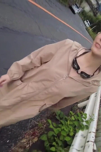 娃娃喜欢幸福与苍白丰满挑逗一个顽皮暴露的改头换面约会 第2部分. 2