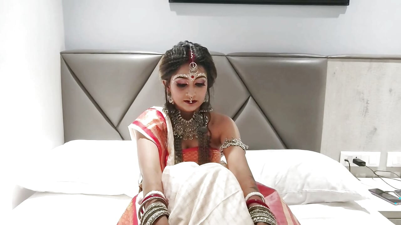 Desi suhagrat ke din pati ne pahli bar jam kar chudai kiya