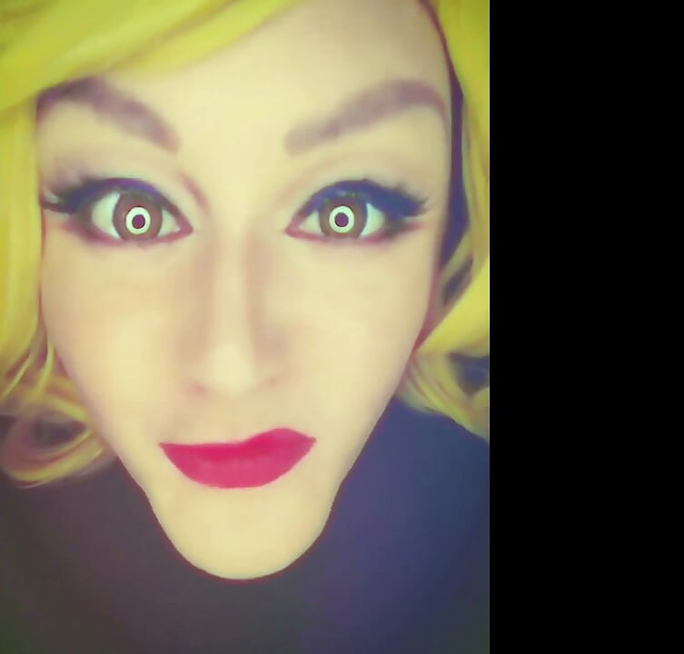 Seu primeiro dia no trabalho com lana aka deusa Lana.