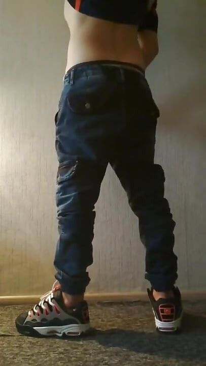 Osiris D3, sagger bagger, se fait baiser et éjaculer dessus