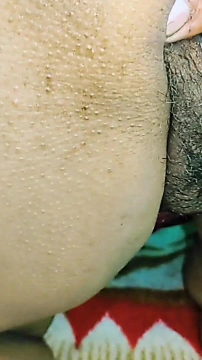 德西热 x 女朋友紧阴部印度性爱 xxx 视频 德西热 x 女朋友 xxx 完整视频 |剪辑 1