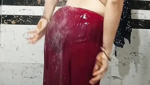 Priya bhabi badeshow mit dickem arsch
