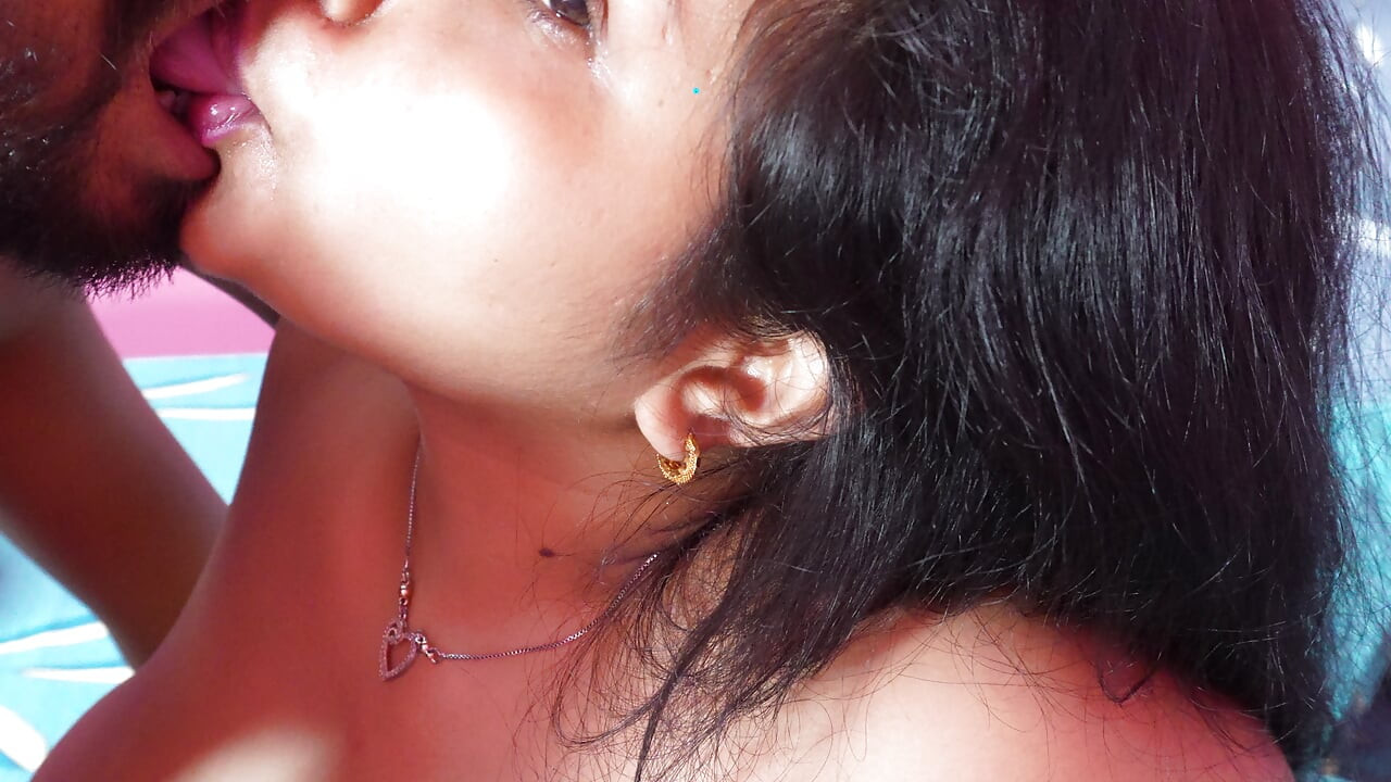 Jija sali romentic sex jija ne sali ko itna jiyada kiss kiya sali ne jija se desi style me karai chudai