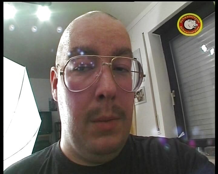 Jarman darvajon ke pichhe lagan se garabar kiya jata hai - poori philm