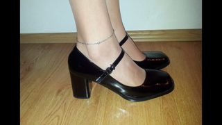 Handjob on nylons and pumps