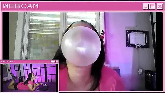 Тайно наблюдаю кам-сессию сводной сестры с круглой камерой