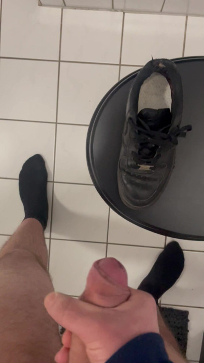Big Cumshot in Nike