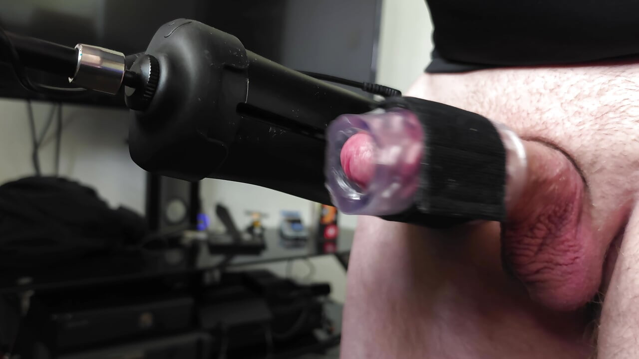 Quicky with the Handy with a nice cumshot