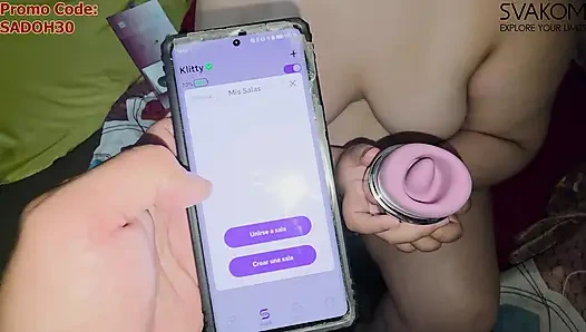 Svakom'un "klitty" ile tüm deliklerimi emiyor ve yalıyorum çok lezzetli