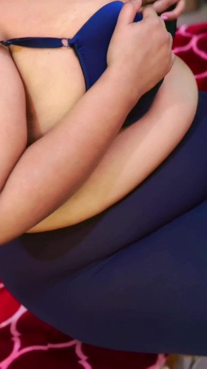 視点視点:ロシアのBBWホット社員との膣のスカート、アナル、中出し | クリップ 1