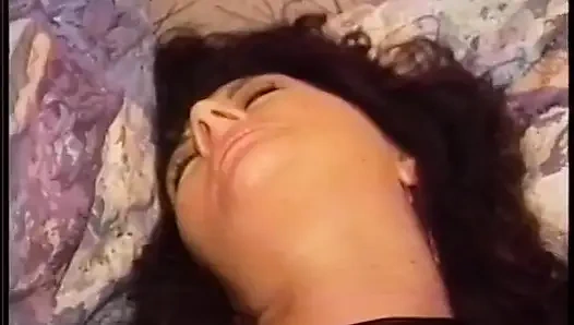 Vintage - memek tante seksi lagi asik jilat dan fingering memek beceknya