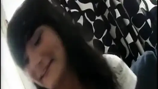 Mainin memek liar cewek biester biester dengan ganas