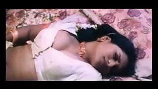 B -klasse Mallu -film tuntari eerste nachtelijke seks van een Indisch meisje