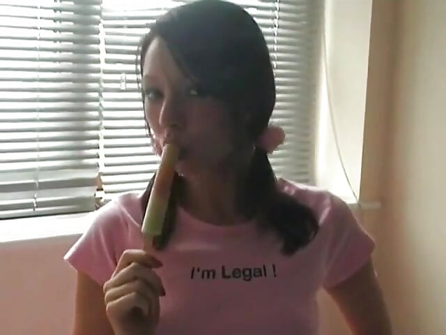 Într-o intimitate tânără nimfomană!! - Vol. # 10