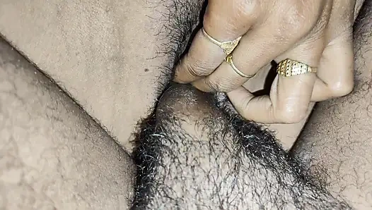 Hintli köylü kız kardeş ve üvey erkek kardeş tam sert seksten zevk alıyor desi erkek ve üvey kız kardeş en güzel seks videoları bihar bhai bah