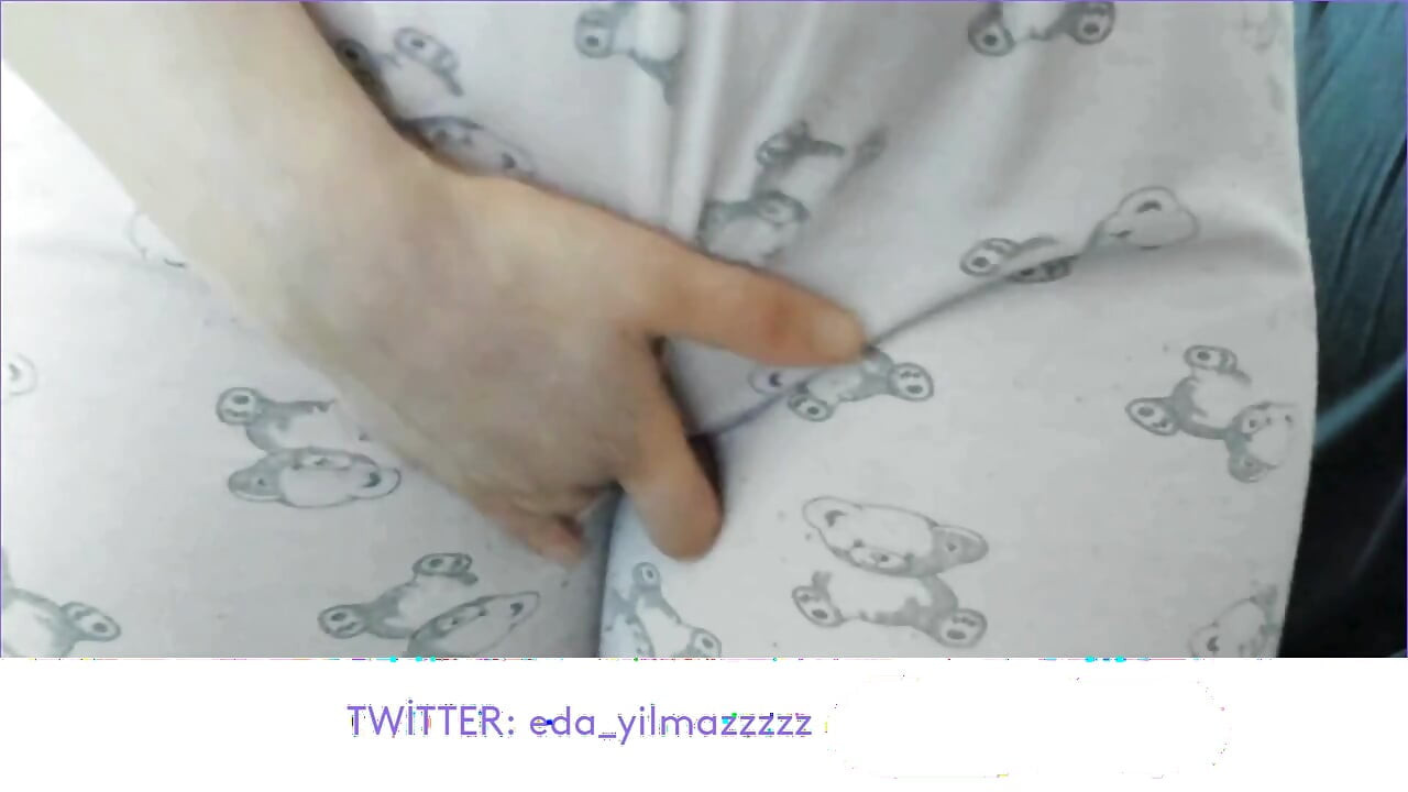CAMELTOE- MASTURBATE WITH PAJAMA- RUBBING PUSSY WITH PAJAMA
