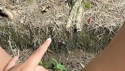 Ben yaramaz bir kızım. Parmaklarımı büyük ıslak vajinamda hissetmeyi gerçekten seviyorum hehehej