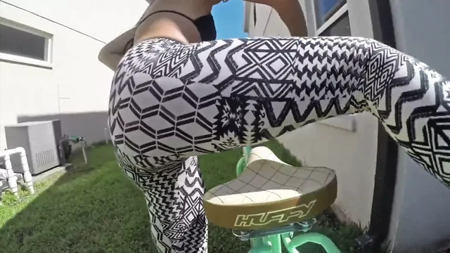 Cycling, farting and sniffing the seat