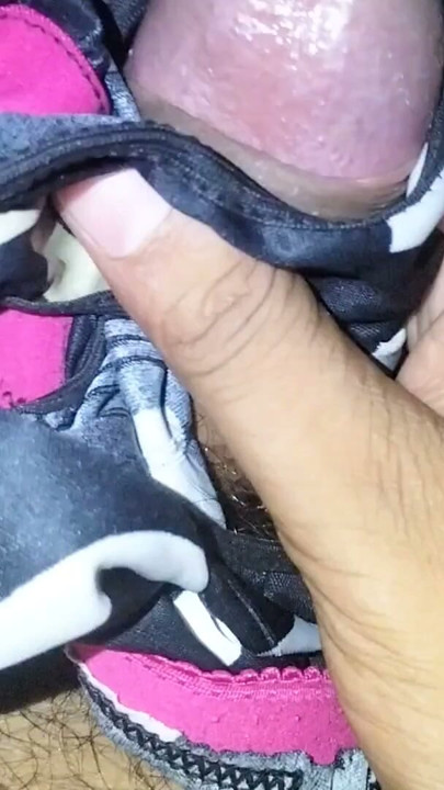 Apni beti ka panty le kar muth mara | Clip 1