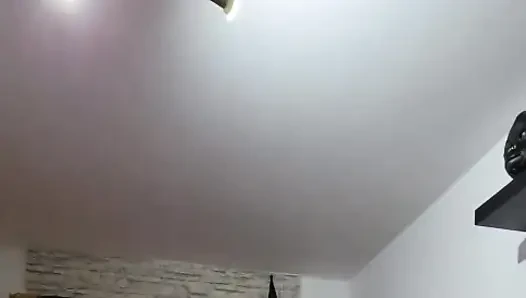 Массаж ступней и удары ногами
