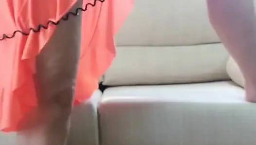 Моя мачеха, стричь волосы и хвастаясь на улице, снимала на видео, отправляла меня и спрашивала, нравится ли это.