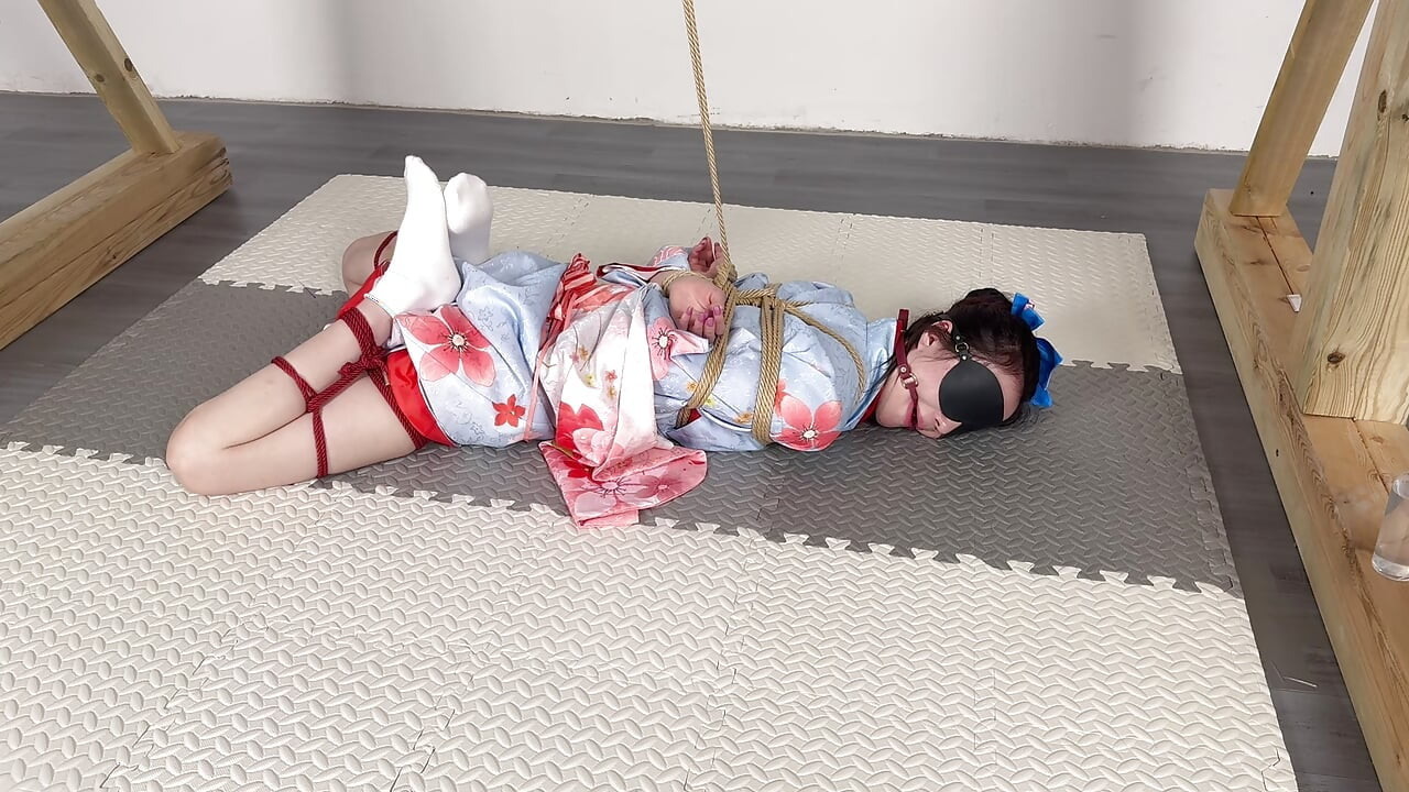 The Climax Version of Wearing a Kimono on a Sunny Day