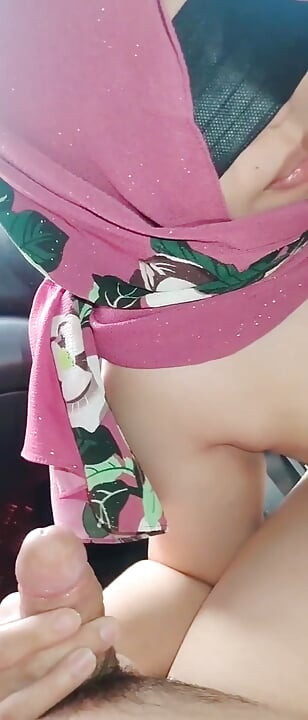 Aunt Shawn Scott's Wedding Dress Is Adorable