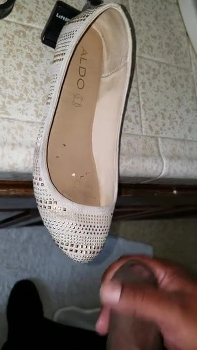 Cum on Aldo flats