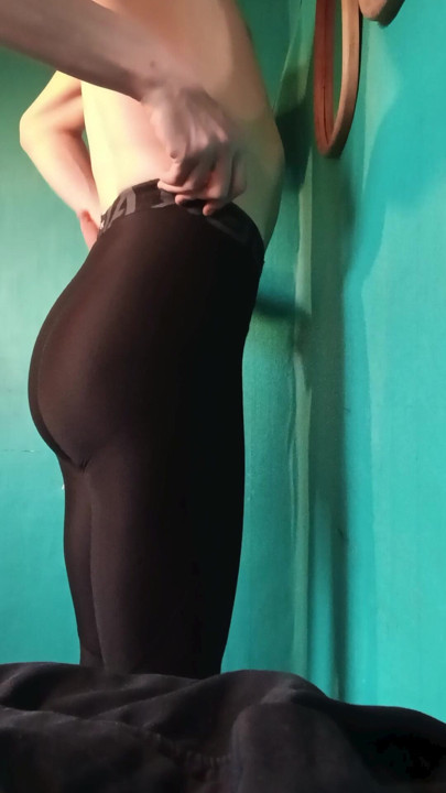 طرفة عين مثيرة في طماق هزلي تويرك