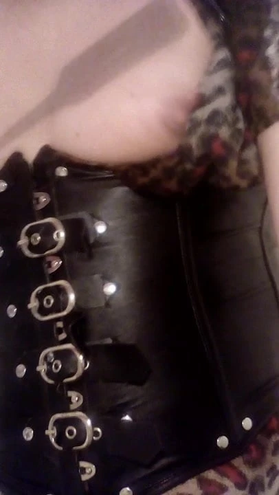 titts