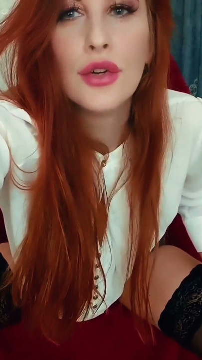 Short skirt and no panties | Clip 1