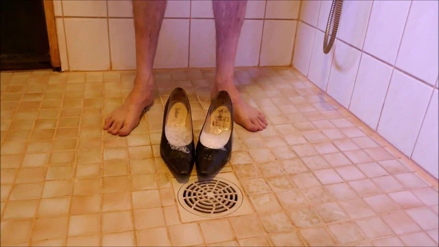 Piss in brown high heels