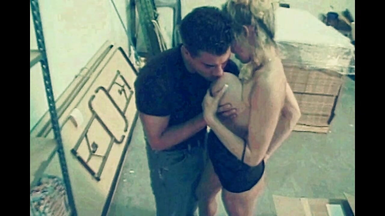 إنها تحب القفز على الديك مثل رياضية الجنس الحقيقية!