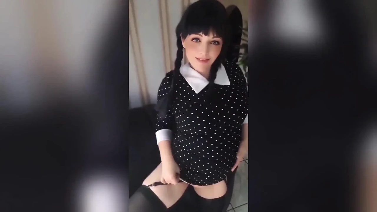 Lenara Grimwoods缓慢露出