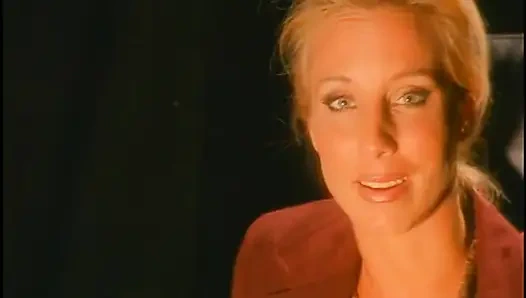 Si cantik rambut cokelat dientot habis-habisan di pinggang setelah dientot habis-habisan sama kontol besar