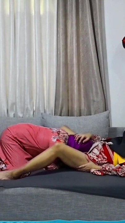 Hijab Girls making love eachother playing hairy and creamy pussy.Muslim wife eats pussy | Clip 2