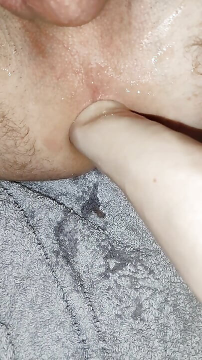 Futai tare cu soția mea poloneză și futându-mi curul cu pumnul