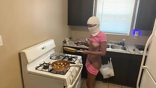 Hot babe naked making breakfast for her boyfriend m